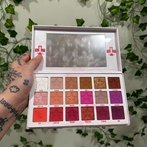 *SOLD Jeffree star blood sugar eyeshadow palette